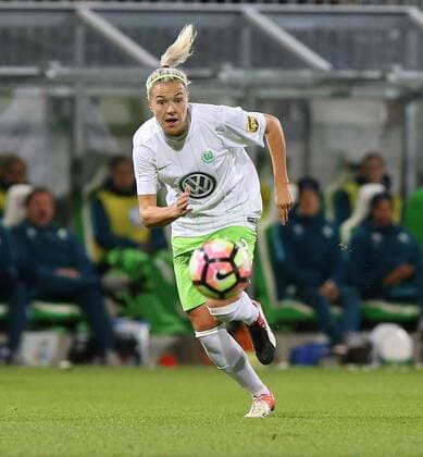 Wolfsburg vs Eskilstuna, CL Frauen Wolfsburg, Deutschland 17.11.2016, FUßBALL - VfL Wolfsburg vs Eskilstuna United DFF, 1 8 Finale, UEFA Frauen Champions League, Saison 2016-17. Bild zeigt: Zsanett Jakabfi (VfL Wolfsburg) Wolfsburg
