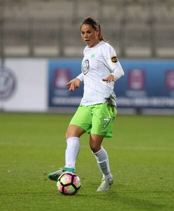 Wolfsburg vs Eskilstuna, CL Frauen Wolfsburg, Deutschland 17.11.2016, FUßBALL - VfL Wolfsburg vs Eskilstuna United DFF, 1 8 Finale, UEFA Frauen Champions League, Saison 2016-17. Bild zeigt: Sara Björk Gunnarsdottir (VfL Wolfsburg) Wolfsburg