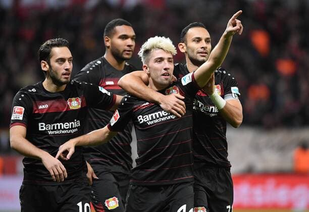 18.11.2016, xjhx, Fussball 1.Bundesliga, Bayer 04 Leverkusen - RB Leipzig, emspor, v.l. Kevin Kampl (Bayer Leverkusen) celebrate the goal, Torjubel zum 1:0 Leverkusen