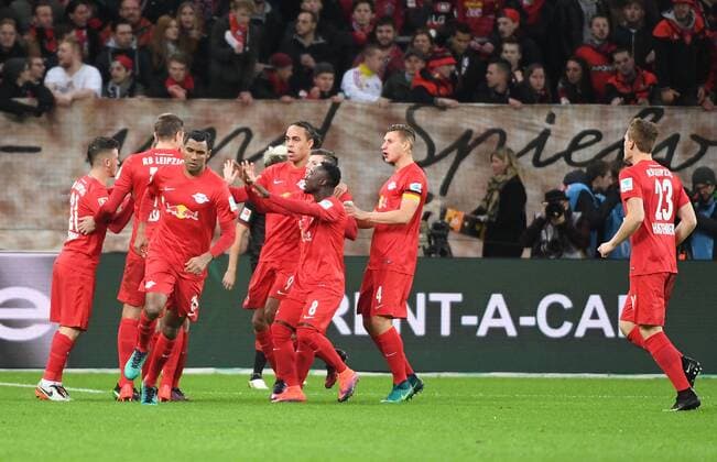 18.11.2016, xjhx, Fussball 1.Bundesliga, Bayer 04 Leverkusen - RB Leipzig, emspor, v.l. Diego Demme (RB Leipzig) celebrate the goal, Torjubel zum 1:1 Leverkusen
