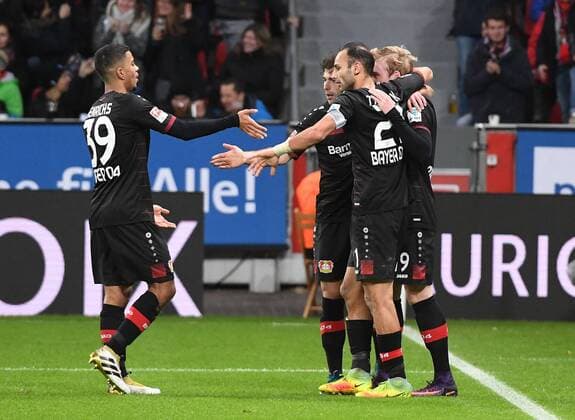 18.11.2016, xjhx, Fussball 1.Bundesliga, Bayer 04 Leverkusen - RB Leipzig, emspor, v.l. Julian Brandt (Bayer Leverkusen),celebrate the goal, Torjubel zum 2:1 Leverkusen