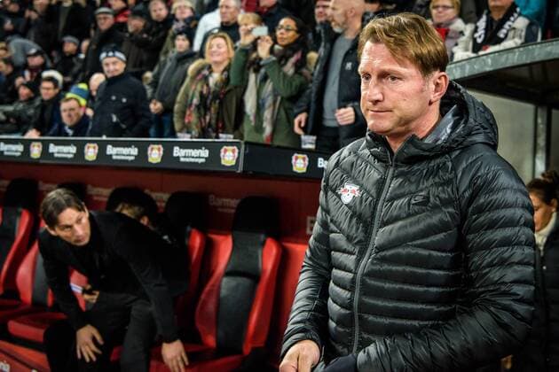 Trainer Roger Schmidt (Bayer 04 Leverkusen) und Trainer Ralph Hasenhuettl (RB Leipzig) vor dem Spiel beim Bundesligaspiel zwischen Bayer 04 Leverkusen und RB Leipzig am 18.11.2016, Leverkusen Copyright: xSchuelerx xEibnerx-xPressefotox EP_JSE
