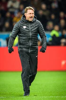 Trainer Ralph Hasenhuettl (RB Leipzig) beim Torjubel nach dem Treffer zum 2:2 beim Bundesligaspiel zwischen Bayer 04 Leverkusen und RB Leipzig am 18.11.2016, Leverkusen Copyright: xSchuelerx xEibnerx-xPressefotox EP_JSE