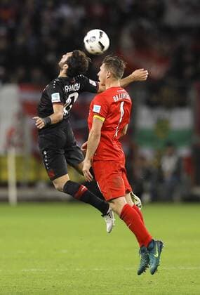 Foto : Hasan Calhanoglu ( Leverkusen ) gegen Willi Orban Fussball 1. Bundesliga , am Fr. 18.11.2016 Bayer 04 Leverkusen - Leipzig 2 - 3