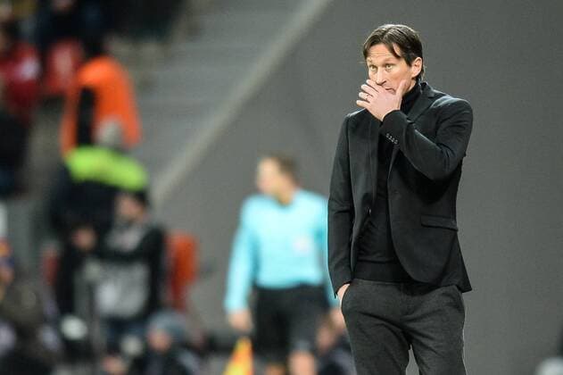 18.11.2016, xmhx, Fussball 1.Bundesliga, Bayer 04 Leverkusen - RB Leipzig, emspor, v.l. Roger Schmidt (Trainer Bayer 04 Leverkusen) Leverkusen