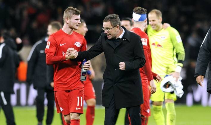 Fussball, Bundesliga, Deutschland, Herren, Saison 2016 2017, 11. Spieltag, BayArena Leverkusen, Bayer Leverkusen (schwarz) - RB Leipzig (rot) 2:3; Schlussjubel Sportdirektor Ralf Rangnick (Leipzig) und Timo Werner (Leipzig). Jubel, Freude, Aktion.
