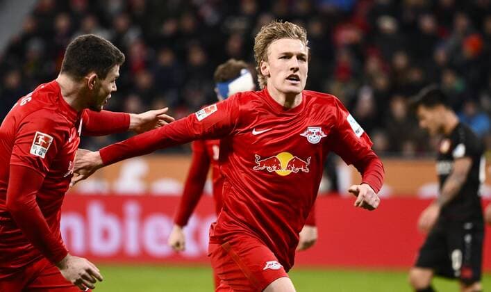 BayArena Leverkusen 18.11.2016, 1. Fussball Bundesliga Saison 2016 17 11.Spieltag, Bayer 04 Leverkusen vs. RB Leipzig ---- Emil Forsberg (Leipzig) jubelt nach seinem Tor