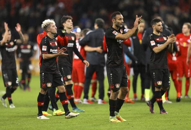 Foto : Leverkusener Enttäuschung nach dem Schlusspfiff , Ömer Toprak und links Kevin Kampl Fussball 1. Bundesliga , am Fr. 18.11.2016 Bayer 04 Leverkusen - Leipzig 2 - 3