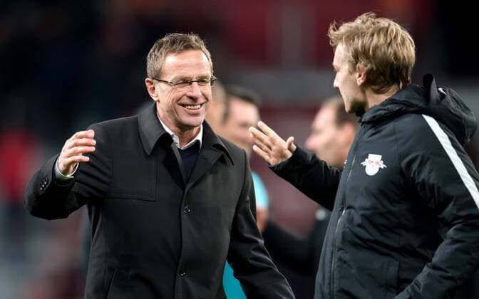 18. November 2016: Leverkusen, BayArena: Fussball 1. Bundesliga: Bayer 04 Leverkusen - RB Leipzig: Leipzigs Sportdirektor Ralf Rangnick (l) jubelt nach dem Schlusspfiff mit Emil Forsberg.