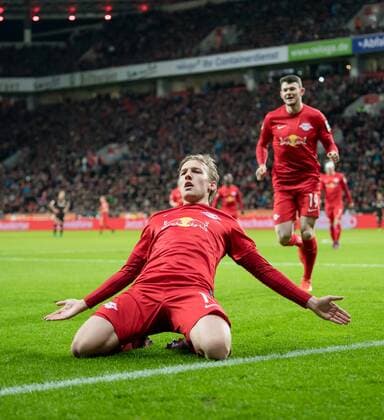 18. November 2016: Leverkusen, BayArena: Fussball 1. Bundesliga: Bayer 04 Leverkusen - RB Leipzig: Leipzigs Emil Forsberg jubelt ueber seinen Treffer zum 2:2.