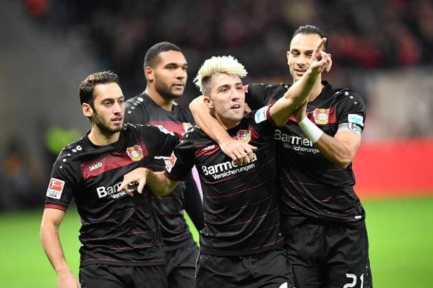 Fussball, 1.BL Saison 2016 2017, Spieltag 11, , Bayer 04 Leverkusen-RB Leipzig , 18.11.2016, BayArena, Leverkusen, Jonathan Tah, Hakan Calhanoglu , Kevin Kampl, Ömer Toprak alle Bayer 04 Leverkusen, RB Leipzig,