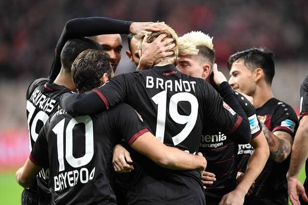 Fussball, 1.BL Saison 2016 2017, Spieltag 11, Bayer 04 Leverkusen-RB Leipzig , 18.11.2016, BayArena, Leverkusen, Hakan Calhanoglu ,Julian Brandt, Benjamin Henrichs, Jonathan Tah, Ömer Toprak, Kevin Kampl, alle Bayer 04 Leverkusen, Torjubel,
