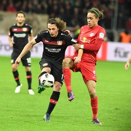 Fussball, 1.BL Saison 2016 2017, Spieltag 11, Bayer 04 Leverkusen-RB Leipzig , 18.11.2016, BayArena, Leverkusen, Julian Baumgartlinger, Bayer 04 Leverkusen, Yussuf Poulsen , RB Leipzig,