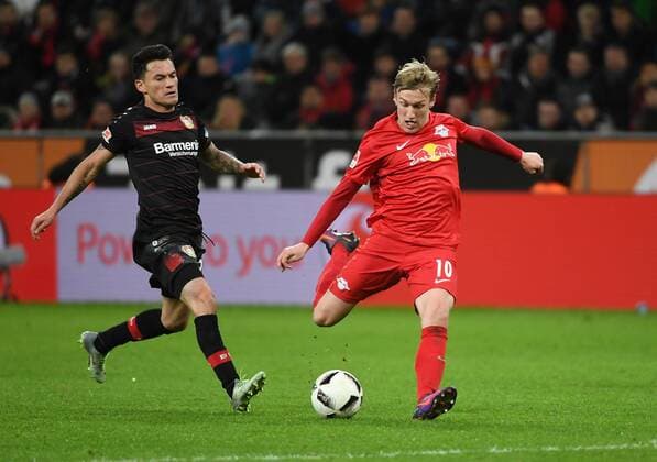 18.11.2016, xjhx, Fussball 1.Bundesliga, Bayer 04 Leverkusen - RB Leipzig, emspor, v.l. Emil Forsberg (RB Leipzig) Goal scored, Tor zum 2:2 Leverkusen