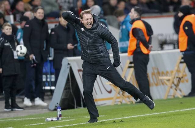 Ralph HASENHUETTL, RB L Trainer Jubel, Freude, Emotionen, Feiern, Lachen, jubelt, freuen, reisst die Arme hoch, ballt die Faust BAYER 04 LEVERKUSEN - RB LEIPZIG 2-3 Fussball 1. Bundesliga , Leverkusen, am 18.11.2016, 11.Spieltag, Saison 2016 2017, 1.Liga, 1.Bundesliga,