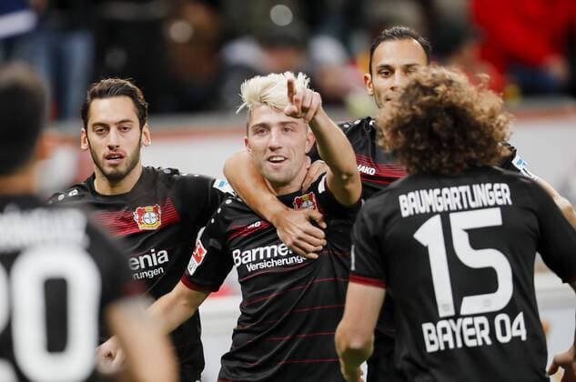 Kevin KAMPL, LEV 44 Torjubel, Jubel nach dem Tor zum 1-0 mit Hakan CALHANOGLU, Lev 10 Oemer TOPRAK, Lev 21 Julian BAUMGARTLINGER, Lev 15 BAYER 04 LEVERKUSEN - RB LEIPZIG 2-3 Fussball 1. Bundesliga , Leverkusen, am 18.11.2016, 11.Spieltag, Saison 2016 2017, 1.Liga, 1.Bundesliga,