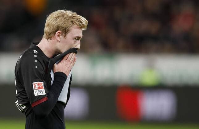 Julian BRANDT, Lev 19 Emotionen, enttaeuscht, Enttaeuschung, Frust, frustriert, Trauer ,traurig, verzweifelt, Verzweiflung BAYER 04 LEVERKUSEN - RB LEIPZIG 2-3 Fussball 1. Bundesliga , Leverkusen, am 18.11.2016, 11.Spieltag, Saison 2016 2017, 1.Liga, 1.Bundesliga,