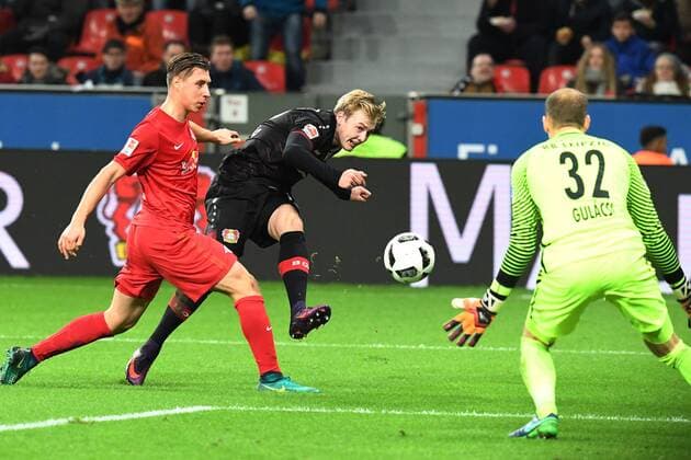 Fussball, 1.BL Saison 2016 2017, Spieltag 11, Bayer 04 Leverkusen-RB Leipzig , 18.11.2016, BayArena, Leverkusen, Julian Brandt Bayer 04 Leverkusen,erzielte das 2:1.