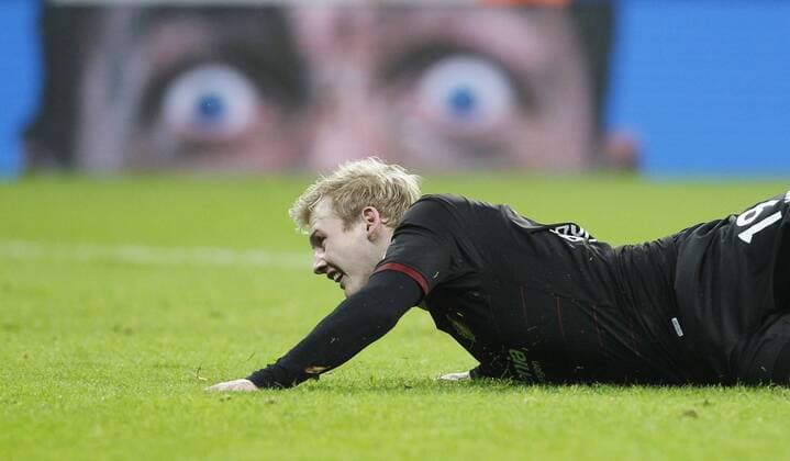 Leverkusen, Bayarena, 18.11.16: Große Augen: Julian Brandt (Bayer 04 Leverkusen) und Leverkusen landet mal wieder auf dem Boden der Realität im Spiel der 1. Bundesliga zwischen Bayer 04 Leverkusen vs. RB Leipzig in der Saison 2016 2017.