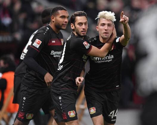 18.11.2016, Fussball GER, 1. Bundesliga Saison 2016 2017, 11. Spieltag, Bayer 04 Leverkusen - RB Leipzig 2:3, Jubel (v.re.) Kevin Kampl (Bayer 04 Leverkusen), Hakan Calhanoglu (Bayer Leverkusen), Jonathan Tah (Bayer 04 Leverkusen)