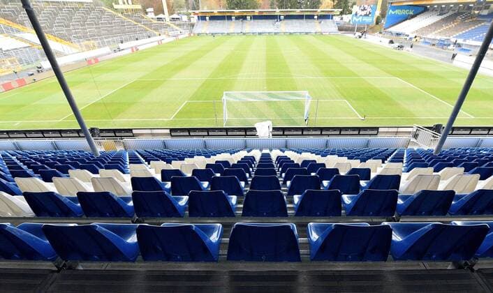 Fußball, Stadiongeschichte SV Darmstadt 98 19.11.2016, xfux, Fussball 1.Bundesliga, SV Darmstadt 98 - FC Ingolstadt 04, emspor emonline deloka, v.l. Ansicht, Uebersicht Merck-Stadion am Boellenfalltor Jonathan-Heimes-Stadion am Böllenfalltor neue Nordtribuene, Nordkurve, Sitzplatztribuene, Tribuene Darmstadt