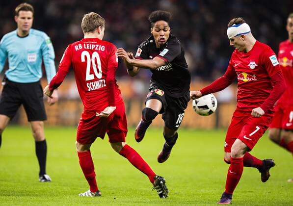 Leverkusen, 18.11.2016, BayArena Wendell (Bayer), Benno Schmitz (Leipzig), Marcel Sabitzer (Leipzig) Bayer Leverkusen - RB Leipzig mm