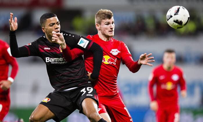Leverkusen, 18.11.2016, BayArena Benjamin Henrichs (Bayer), Timo Werner (Leipzig) Bayer Leverkusen - RB Leipzig mm