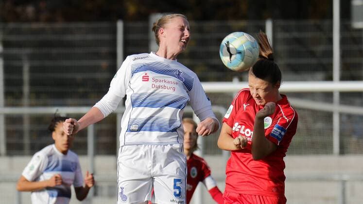 v.li.: Alice Rebekka Hellfeier (MSV, 5), Tanja Pawollek (Frankfurt, 31), Kopfball, header, Aktion, Action, Fussball, Allianz Frauen-Bundesliga, 1. FFC Frankfurt - MSV Duisburg, xozx