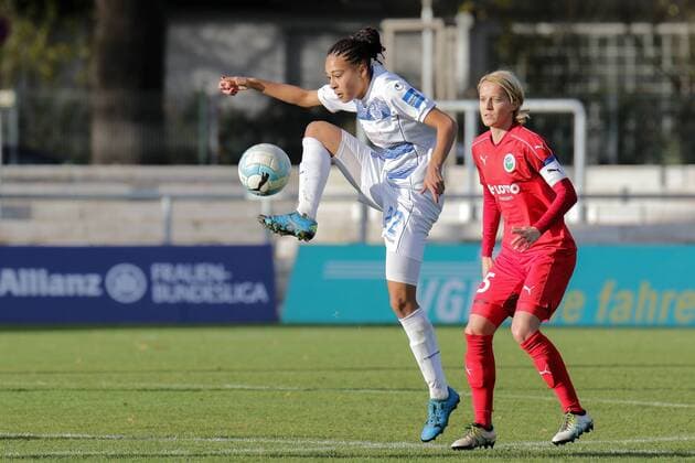 v.li.: Lara Heß (Lara Hess, MSV, 22), Saskia Bartusiak (Frankfurt, 25), Fussball, Allianz Frauen-Bundesliga, 1. FFC Frankfurt - MSV Duisburg, xozx