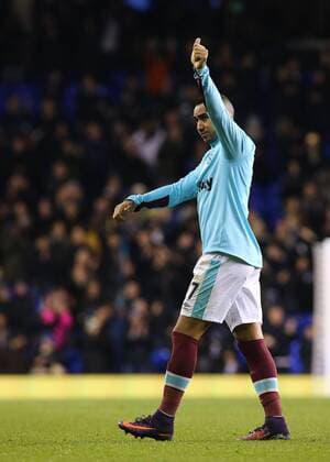 19.11.2016. White Hart Lane, London, England. Premier League Football. Tottenham Hotspur versus West Ham United. West Ham United Midfielder Dimitri Payet gives a dejected thumbs up to his travelling fans at full time. xMarkxKertonx  ActionPlus11812013