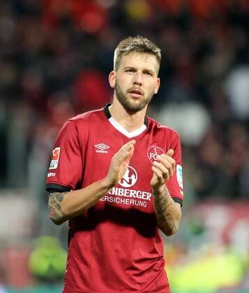 Fussball, 2. BL, 2. Bundesliga, Saison 2016 2017, Herren, Deutschland, 18.11.2016, 1. FC Nürnberg - Würzburger Kickers 2-2, v.l. , nach Schlusspfiff, nach Spielende, Guido Burgstaller, 1. FC Nürnberg, xklausxschillingerx