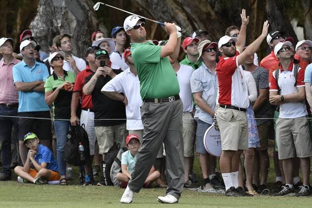 20.11.2016. Royal Sydney Golf Club, Sydney, Australia. Emirates Australian Open Golf Final Round. Ashley Hall of Australia plays his approach to the final playoff hole. xNigelxOwenx  ActionPlus11812136