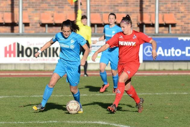 10 Athanasia Moraitou (VfL Sindelfingen) gegen 23 Irina London (1.FC Köln) DFB,Fusball,2.Bundesliga Süd frauen,Ligaspiel, 20.11.2016, Foto:TBaur Eibner Sindelfingen Copyright: xBaur xEibner-Pressefotox EP_toba