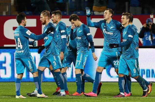 ST PETERSBURG, RUSSIA - NOVEMBER 20, 2016: Zenit St Petersburg s players celebrate scoring in the 2016-17 Season Russian Premier League Round 14 football match against Krylya Sovetov Samara at the Petrovsky Stadium. FC Zenit St Petersburg won the game 3-1. Peter Kovalev TASS  TS038403