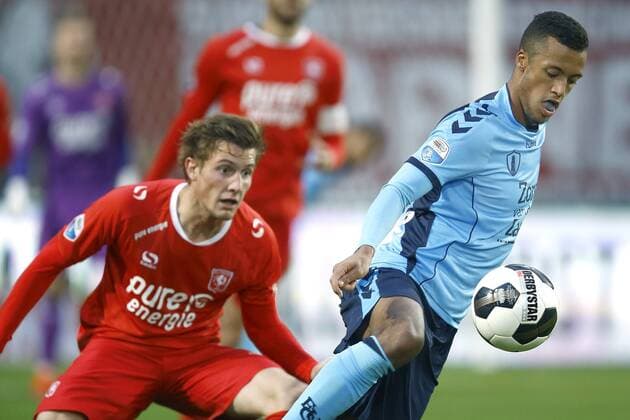 (l-r) Hidde Ter Avest of FC Twente, Richairo Zivkovic of FC Utrechtduring the Dutch Eredivisie match between FC Twente and FC Utrecht at the Grolsch Veste on November 20, 2016 in Enschede, The Netherlands FC Twente v FC Utrecht Dutch Eredivisie 2016 2017 xVIxPeterxLousxIVx 6619223