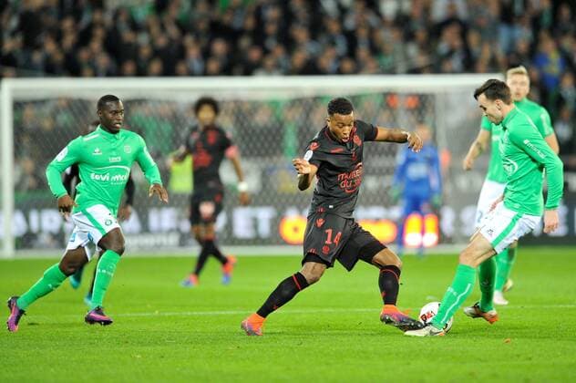 Fußball, AS Saint Etienne - OGC Nizza 14 ALASSANE PLEA (nice) - 11 HENRI SAIVET (asse) FOOTBALL : Saint Etienne vs Nice - Ligue 1 - 20 11 2016 FEP 