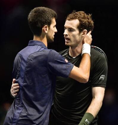 Tennis: Murray beats Djokovic to win ATP Tennis Herren World Tour Finals World No. 1 Andy Murray (R) of Britain and No. 2 ranked Novak Djokovic of Serbia congratulate each other after Murray defeated Djokovic 6-3, 6-4 in the final of the ATP World Tour Finals in London on Nov. 20, 2016. 