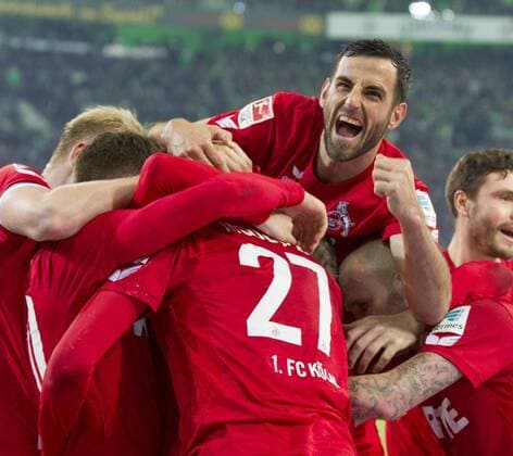 Borussia Mönchengladbach - 1. FC Köln 1:2 1. Fussball Bundesliga Saison 2016 2017 Borussia Park Datum: 19.11.2016 2:1 durch Marcel Risse (1. FC Köln) Oben: Mergim Mavraj (1. FC Köln)