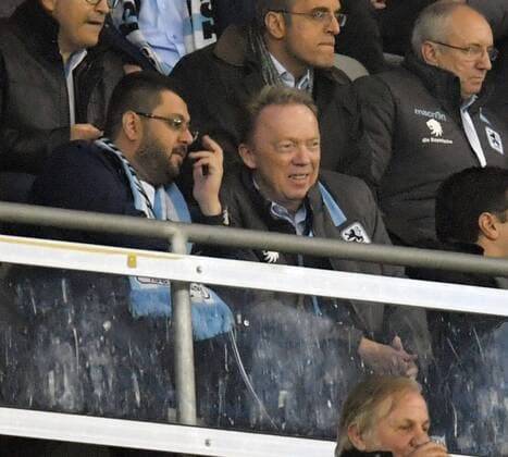 21.11.2016, Fussball 2.Bundesliga 2016 2017, 13.Spieltag, TSV 1860 München - 1.FC Kaiserslautern, in der Allianz-Arena München. Aufsichtsratsvorsitzender Hasan Ismaik (li, TSV 1860 München) neben Präsident Peter Cassalette (re, TSV 1860 München) auf der Tribüne. 