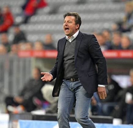 21.11.2016, Fussball 2.Bundesliga 2016 2017, 13.Spieltag, TSV 1860 München - 1.FC Kaiserslautern, in der Allianz-Arena München. Trainer Kosta Runjaic (TSV 1860 München). 