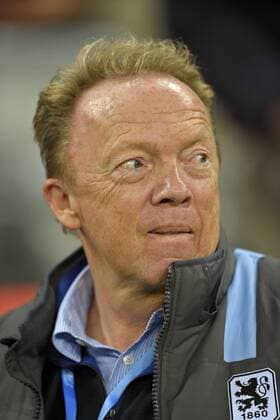 21.11.2016, Fussball 2.Bundesliga 2016 2017, 13.Spieltag, TSV 1860 München - 1.FC Kaiserslautern, in der Allianz-Arena München. Präsident Peter Cassalette (TSV 1860 München) nachdenklich. 