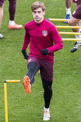 Atletico de Madrid s Antoine Griezmann during the official training of Atletico de Madrid before the Champions League match between Atletico de Madrid and PSV Eindhoven at Cerro del Espino in Madrid , Spain. November 22, 2016.  (20161122040)