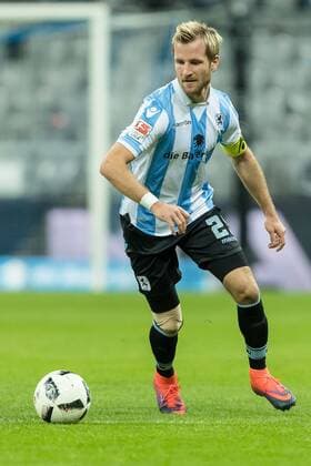 Muenchen, Deutschland, 21.11.2016, 2. Bundesliga 13. Spieltag, TSV 1860 Muenchen - 1. FC Kaiserslautern, Stefan Aigner (TSV) in Aktion ( DeFodi507