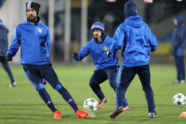 Fußball, CL, FK Rostow Training November 22, 2016 - Rostov-On-Don, Russia - Khoren Bayramyan of FC Rostov Ivan Daniliants during a training session prior to the Champions League Group D soccer match between FC Bayern Munich and FC Rostov, at Olimp 2 Stadium in Rostov-on-Don, Russia on Novemberr 22, 2016. FC Rostov - Training & press conference PK Pressekonferenz  - ZUMAn230 20161122_zaa_n230_044