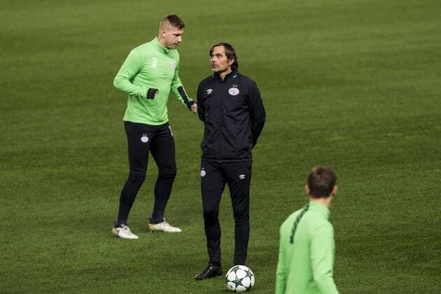 Fußball, CL, PSV Eindhoven Training PSV Eindhoven s coach Phillip Cocu during the official training of PSV Eindhoven before the Champions League match between Atletico de Madrid and PSV Eindhoven at Vicente Calderon Stadium in Madrid , Spain. November 22, 2016.  (20161122005)