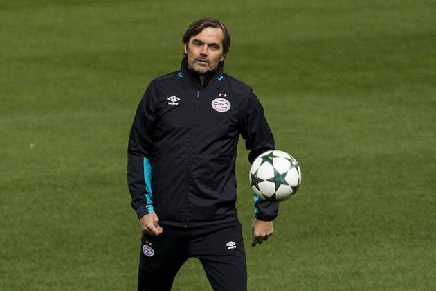 Fußball, CL, PSV Eindhoven Training PSV Eindhoven s coach Phillip Cocu during the official training of PSV Eindhoven before the Champions League match between Atletico de Madrid and PSV Eindhoven at Vicente Calderon Stadium in Madrid , Spain. November 22, 2016.  (20161122024)
