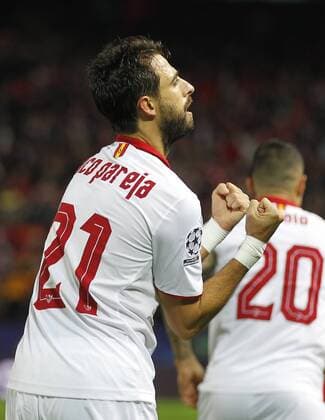 Fußball, CL, FC Sevilla - Juventus Turin Sevilla s Argentinian defense Nico Pareja celebrates his 1-0 goal against Juventus during their UEFA Champions League 5th round match at Ramon Sanchez Pizjuan stadium in Seville, Andalusia, Spain, 22 November 2016. SEVILLA VS. JUVENTUS !ACHTUNG: NUR REDAKTIONELLE NUTZUNG!  SEV001 20161122-636154466435708084