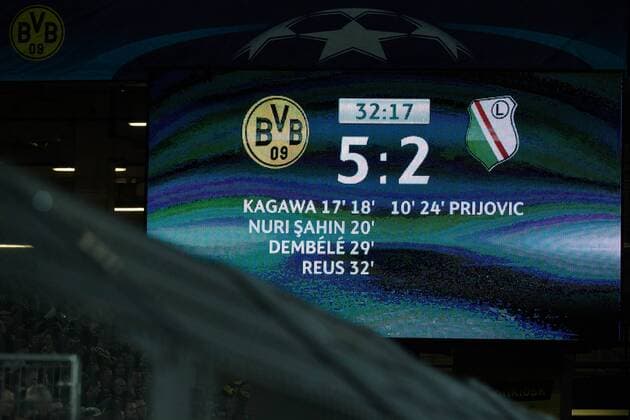 GER, Champions League, Borussia Dortmund vs Legia Warschau 22.11.2016, Signal Iduna Park, Dortmund, GER, Champions League, Borussia Dortmund vs Legia Warschau, im Bild picture shows: Anzeigetafel mit dem Spielstand von 5:2 nach 32 Spielminuten, nordphotox xRauch
