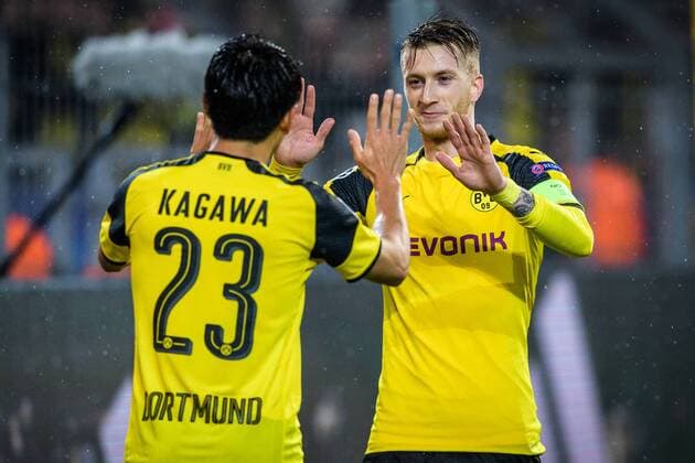 Marco Reus (Borussia Dortmund 11) beim Torjubel nach dem Treffer zum 5:2 mit Shinji Kagawa (Borussia Dortmund 23) beim Champions League Spiel zwischen Borussia Dortmund und Legia Warschau am 22.11.2016 Dortmund Copyright: xSchuelerx xEibnerx-xPressefotox EP_JSE