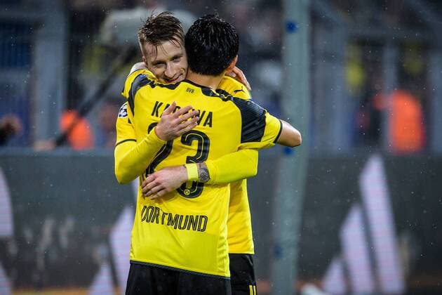 Marco Reus (Borussia Dortmund 11) beim Torjubel nach dem Treffer zum 5:2 mit Shinji Kagawa (Borussia Dortmund 23) beim Champions League Spiel zwischen Borussia Dortmund und Legia Warschau am 22.11.2016 Dortmund Copyright: xSchuelerx xEibnerx-xPressefotox EP_JSE